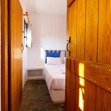 Okirroi * Χερσόνησος